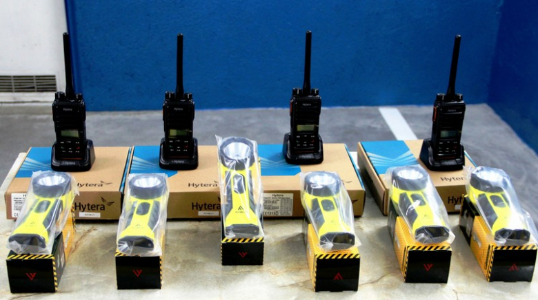 Przekazanie nowego sprzętu strażakom