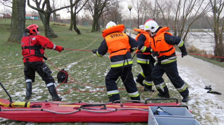 Szkolenie strażaków na Kajakach