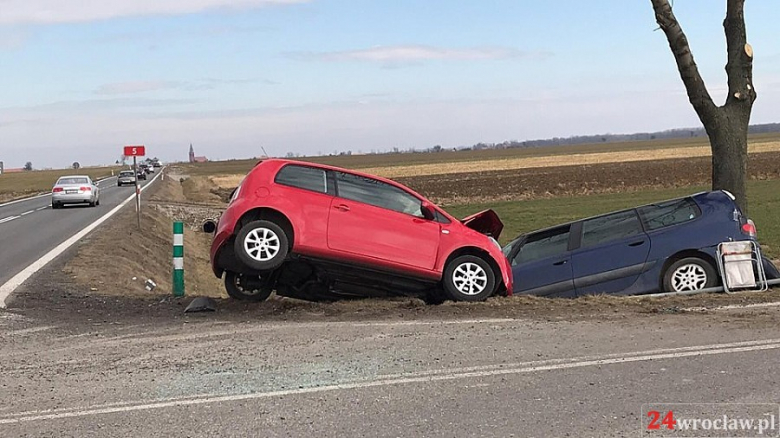 Czołówka na krajowej 5 koło Osieka