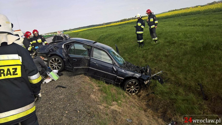 Samochód osobowy wypadł z drogi na A4