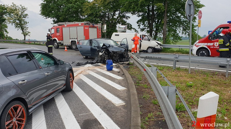 Zderzenie na zjeździe z A4 w Kostomłotach
