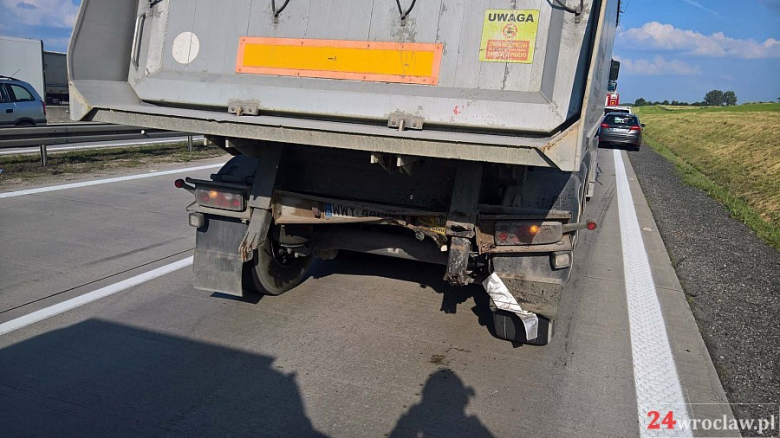 Kolizja na A4 koło węzła na Kostomłoty