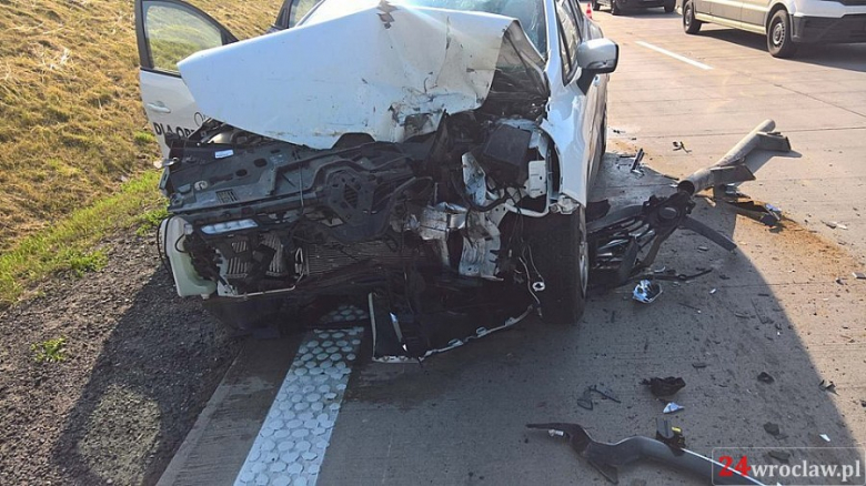 Kolizja na A4 koło węzła na Kostomłoty