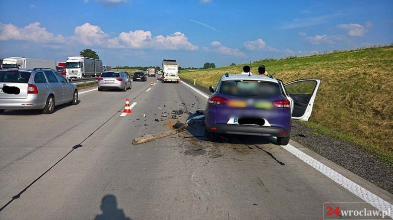 Kolizja na A4 koło węzła na Kostomłoty