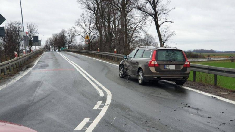 Kolizja na zjeździe z A4