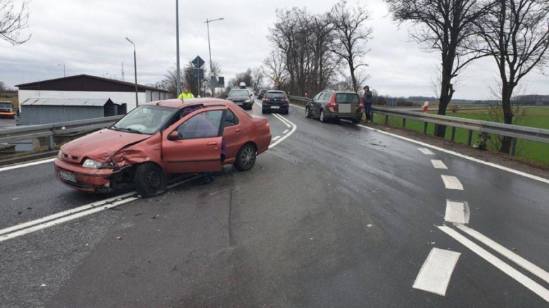 Kolizja na zjeździe z A4