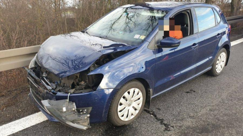 Zderzenie dwóch osobówek w Kostomłotach