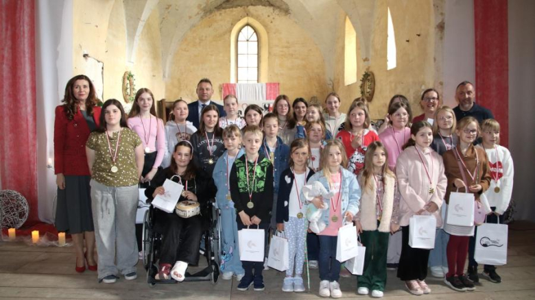 XVI Gminny Festiwal Piosenki Patriotyczno-Religijnej