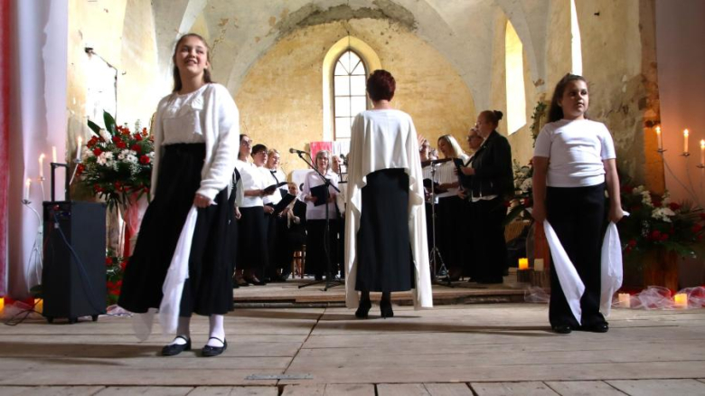 XVI Gminny Festiwal Piosenki Patriotyczno-Religijnej