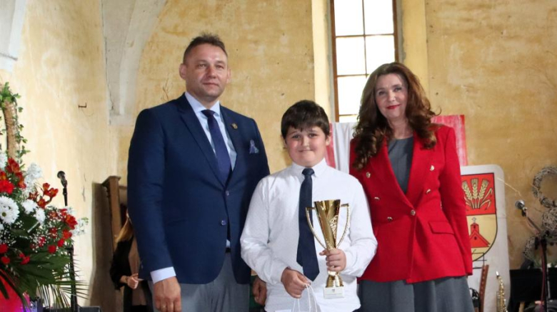 XVI Gminny Festiwal Piosenki Patriotyczno-Religijnej