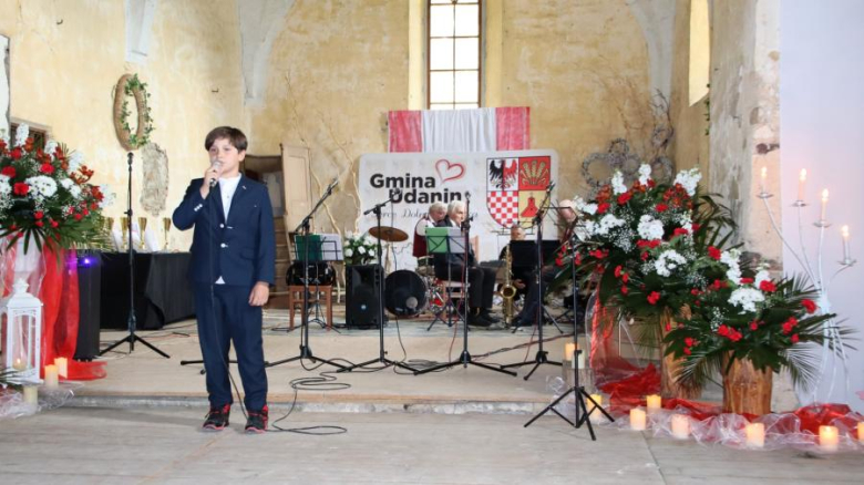 XVI Gminny Festiwal Piosenki Patriotyczno-Religijnej