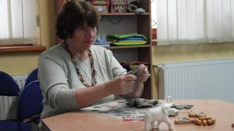 Warsztaty ceramiczne w Bibliotece Publicznej w Środzie Śląskiej