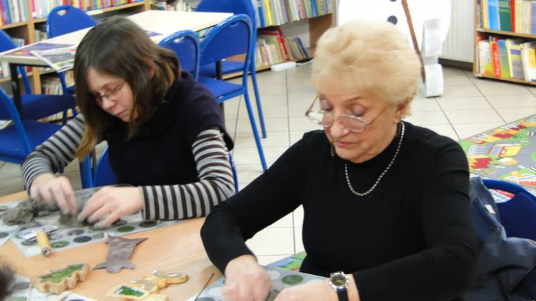 Warsztaty ceramiczne w Bibliotece Publicznej w Środzie Śląskiej