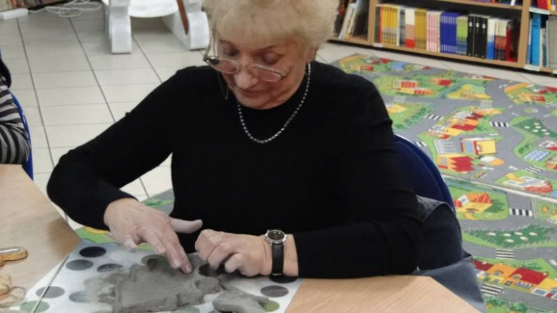 Warsztaty ceramiczne w Bibliotece Publicznej w Środzie Śląskiej