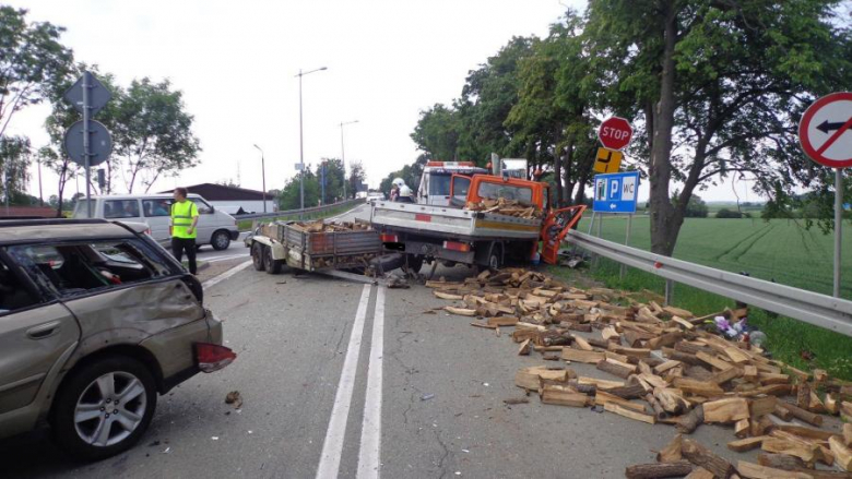 Wypadek samochodowy na A4