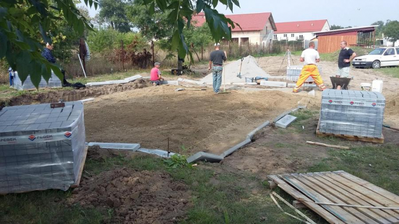 Budowa altany i ścieżki zdrowia