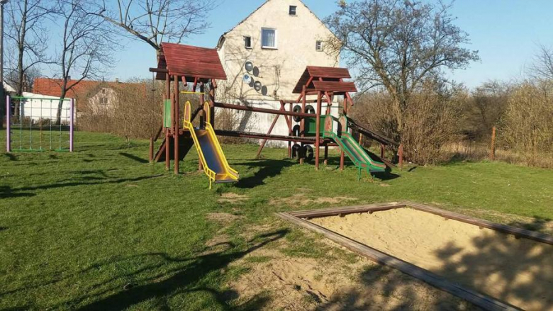 Plac zabaw w Malczycach