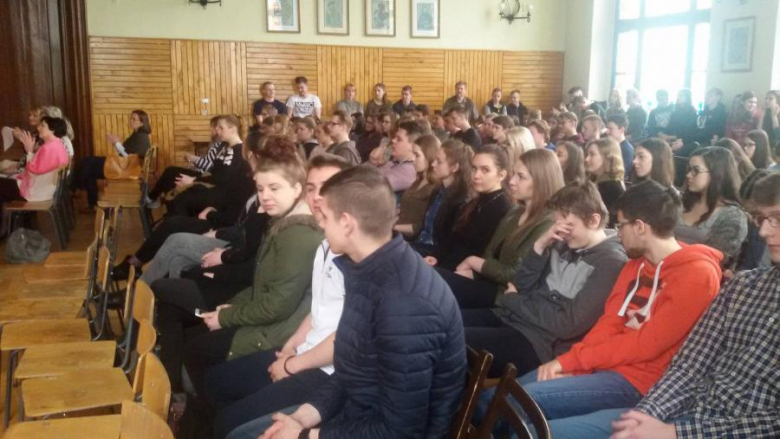 Apel w średzkim ogólniaku