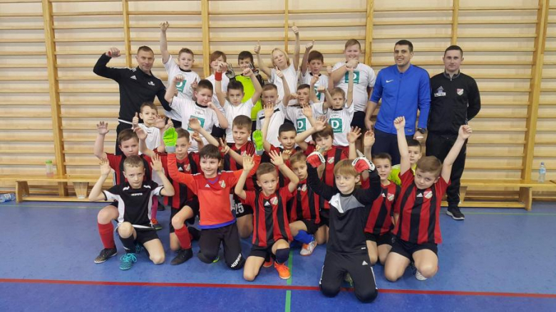 Halowy mini turniej piłki nożnej chłopców w Malczycach