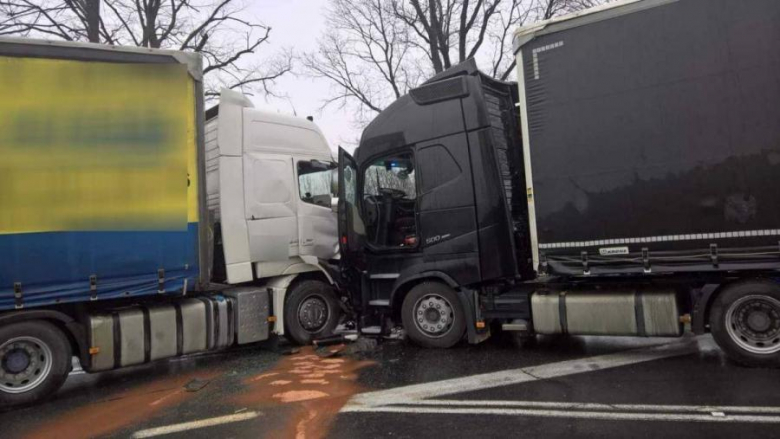 Wypadek na zjeździe z A4