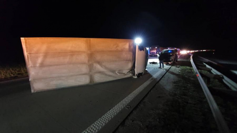 Kolizja dwóch pojazdów na A4