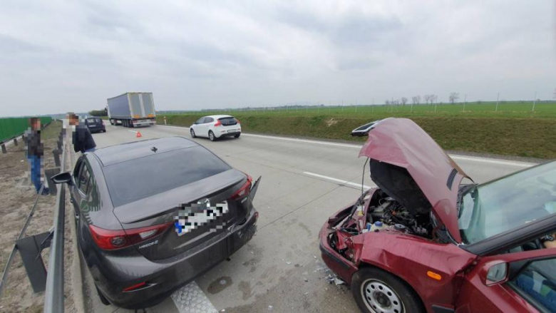 Wypadek na A4 w pobliżu Kostomłotów