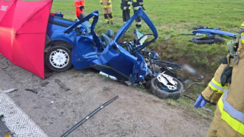 Śmiertelny wypadek na drodze krajowej nr 5. Nie żyje pasażer osobówki