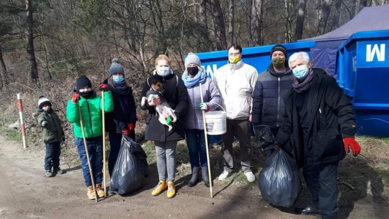 Akcja sprzątania parku w Wilkszynie