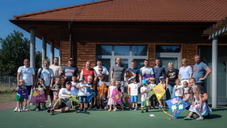 "Zmalujemy coś razem tato?"