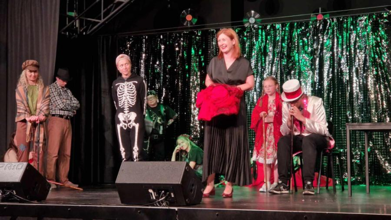 Aktorzy amatorzy zaprezentowali spektakl "Kto się boi Pani EŚ"