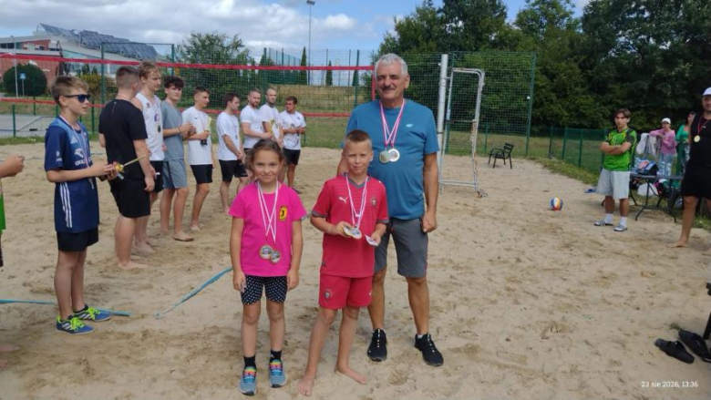 Turniej Rodzinny Czwórek w siatkówce plażowej