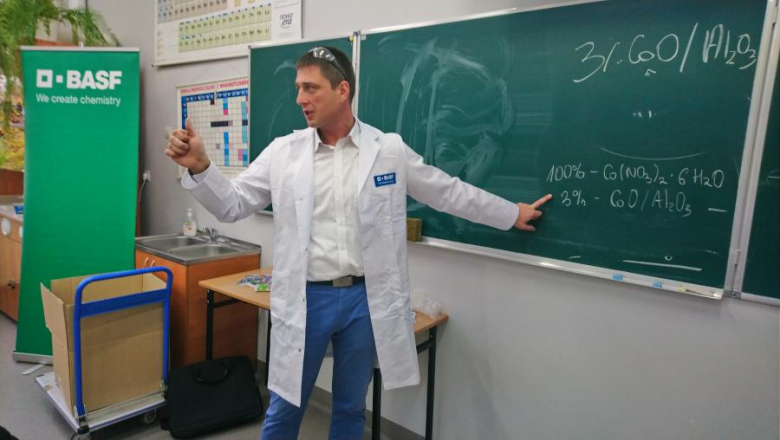 Warsztaty chemiczne w PZSP 1 w Środzie Śląskiej