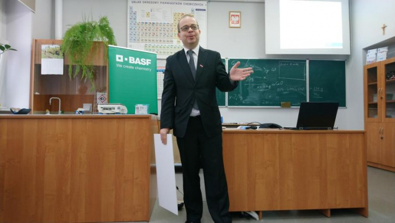 Warsztaty chemiczne w PZSP 1 w Środzie Śląskiej