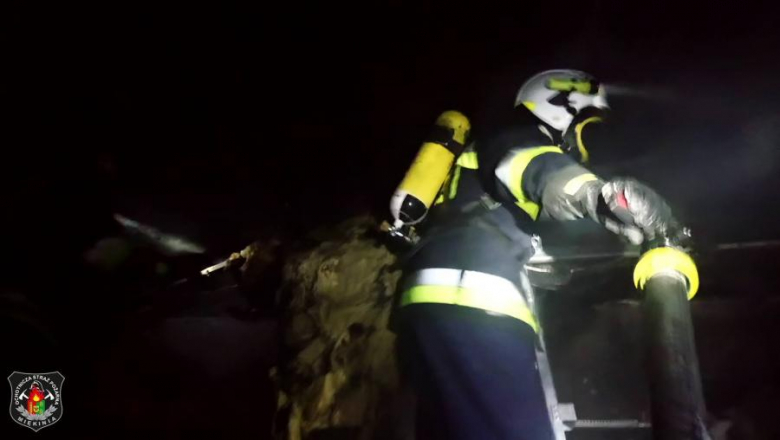 Akcja strażaków przy gaszeniu pożaru