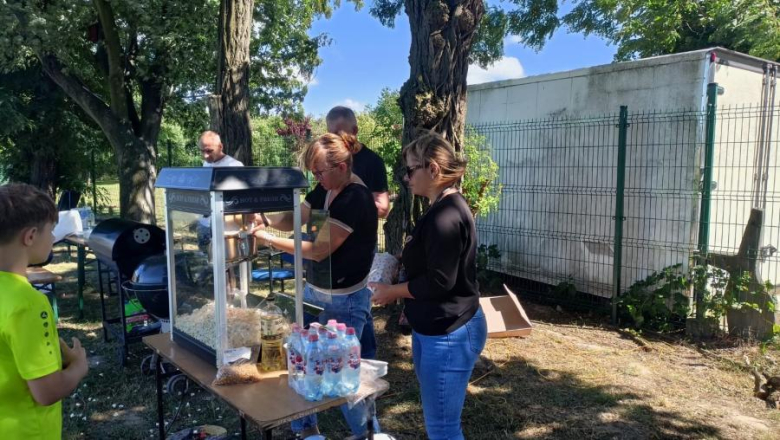 Na boisku w Kostomłotach świętowano zakończenie mijającego sezonu