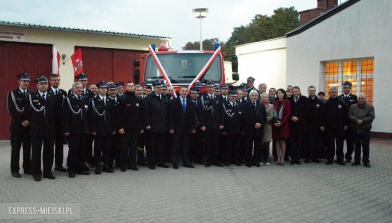 Przekazanie wozu strażackiego 