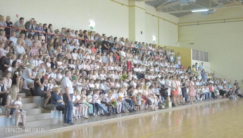 Zakończenie roku szkolnego w średzkiej podstawówce
