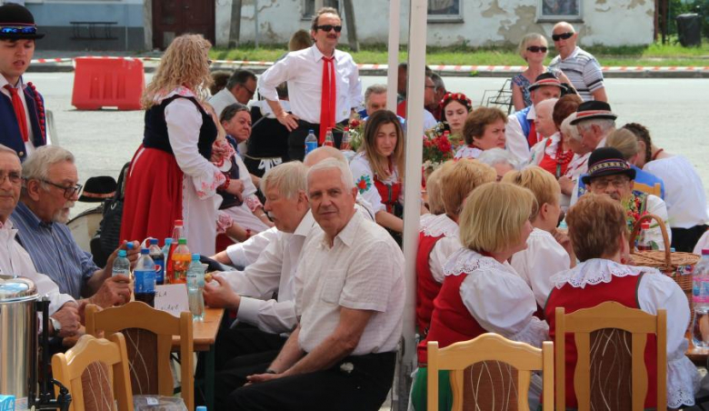 Przegląd Zespołów Ludowych "Kostomłocka nuta"