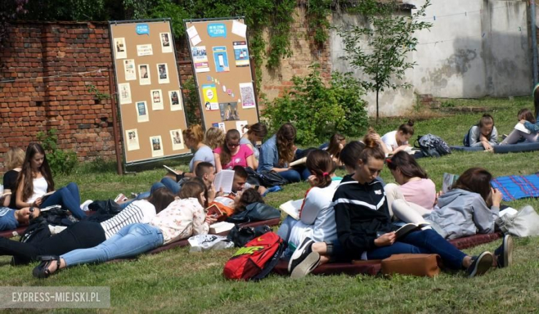 Czytanie książek w LO