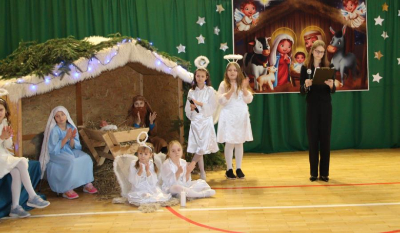 Świąteczny klimat zagościł w Szkole Podstawowej w Ujeździe Górnym