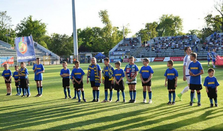 Eskorta dzieci z Damianowa i Domu Dziecka z Jawora