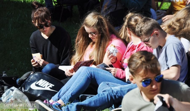 Wspólne czytanie w średzkim ogólniaku