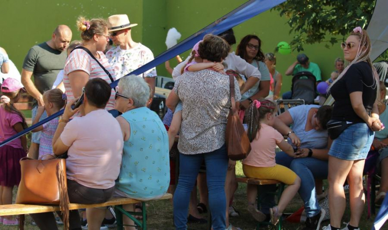 Lato z Komarami w Malczycach