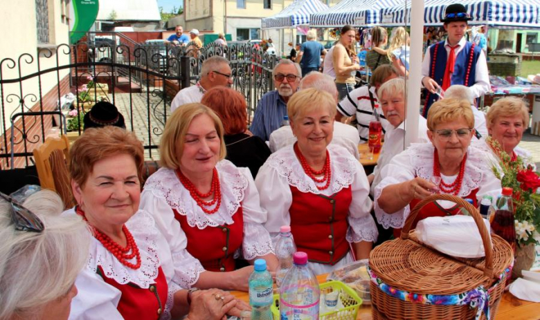 Przegląd Zespołów Ludowych "Kostomłocka nuta"