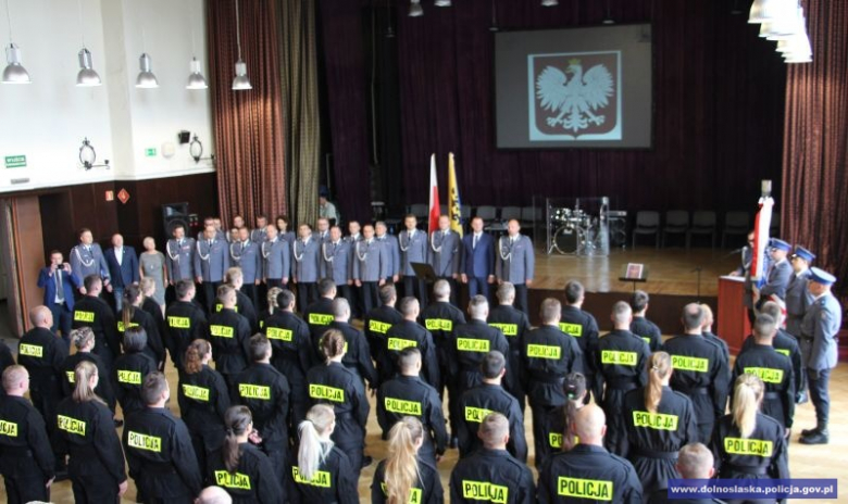 49 nowych policjantów złożyło ślubowanie