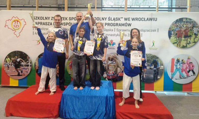 W zawodach, które odbyły się 29 listopada w hali sportowej ZSP Lutynia, rywalizowało 360 karateków