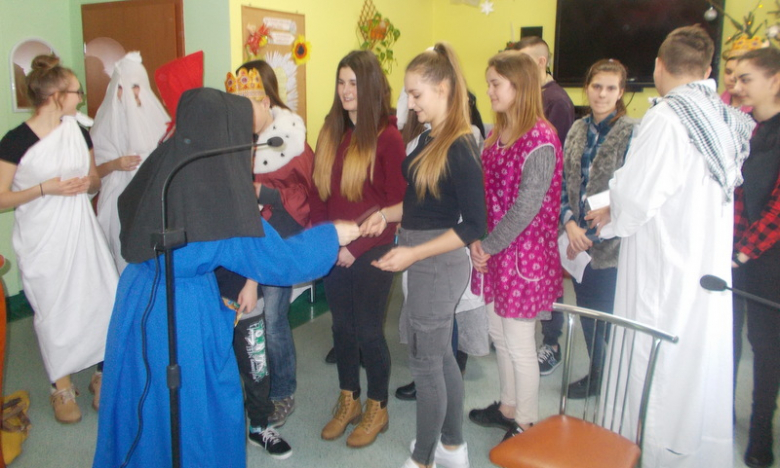 Gimnazjaliści przygotowali przedstawienie jasełkowe