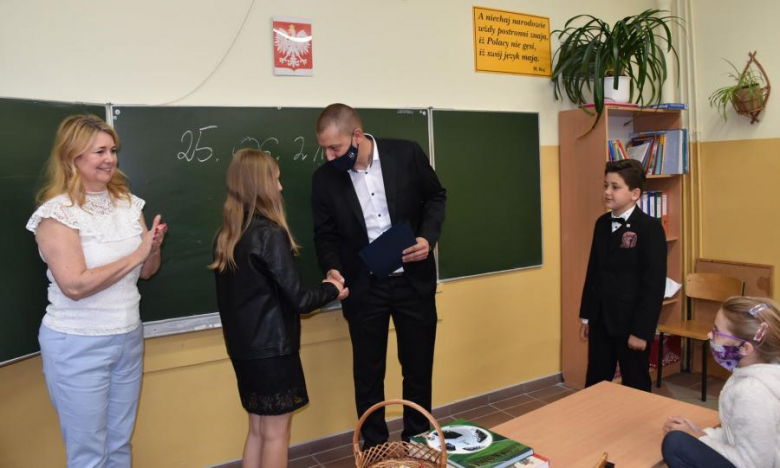 Zakończenie roku szkolnego 2020/2021 w szkołach na terenie powiatu średzkiego