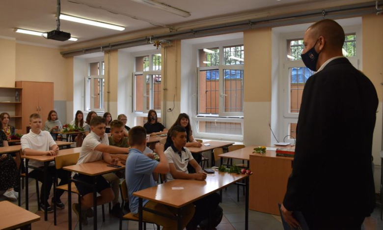 Zakończenie roku szkolnego 2020/2021 w szkołach na terenie powiatu średzkiego
