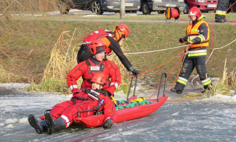 Szkolenie strażaków na Kajakach